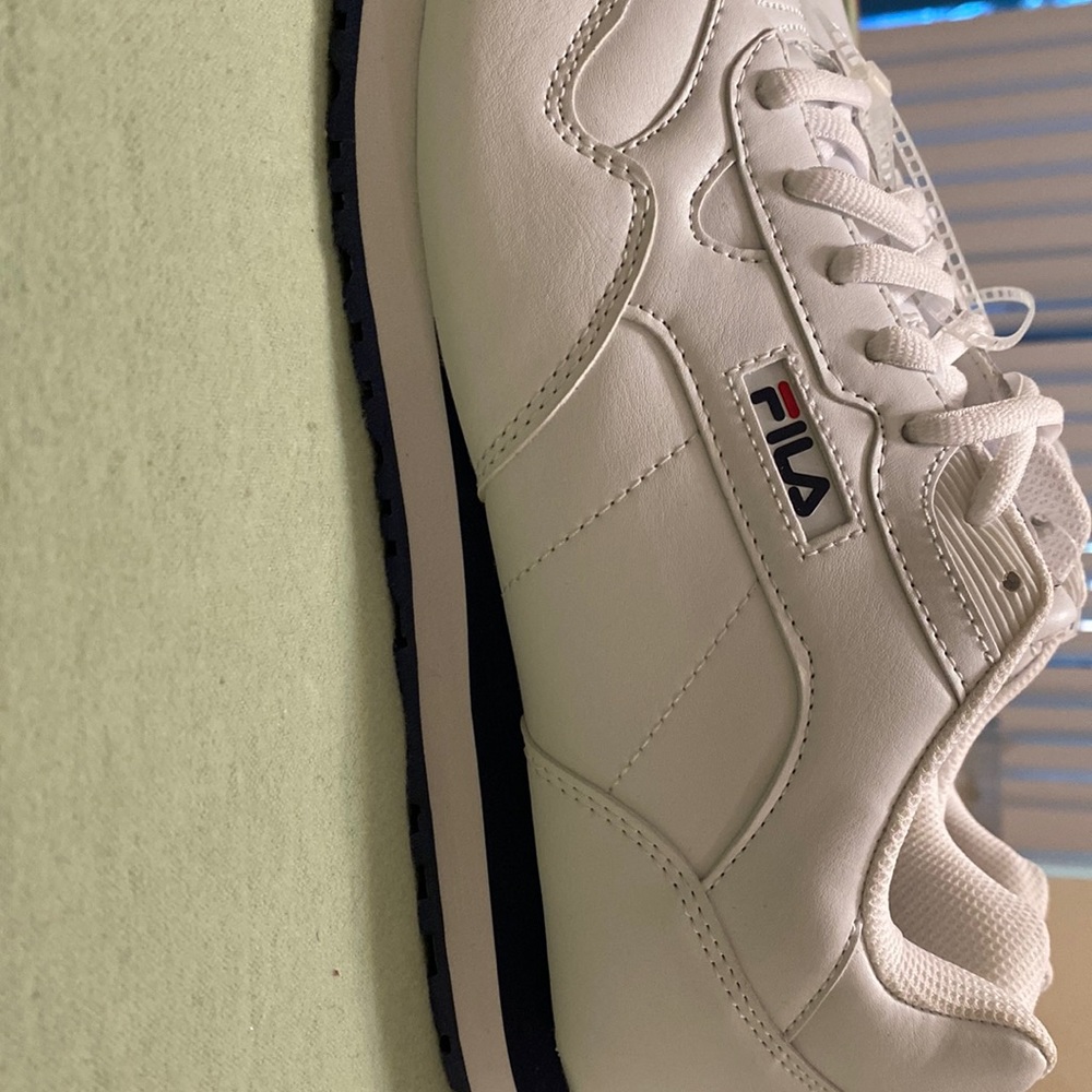 Size 10 Fila sneakers New with no tag